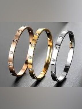 Women’s Bracelet Stack Gold, Rose Gold & Silver